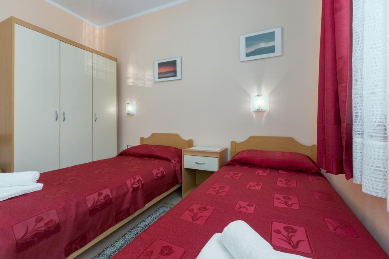 פורץ Apartments Maria מראה חיצוני תמונה